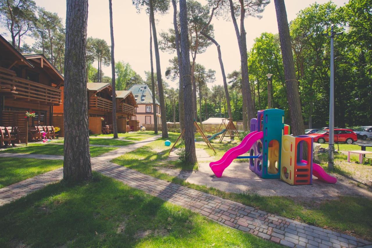 Natura Park Ustronie Morskie - Domki, Apartamenty Buitenkant foto